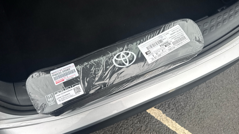 Toyota C-HR 1.8 Hybrid Icon 5dr CVT Hybrid Hatchback